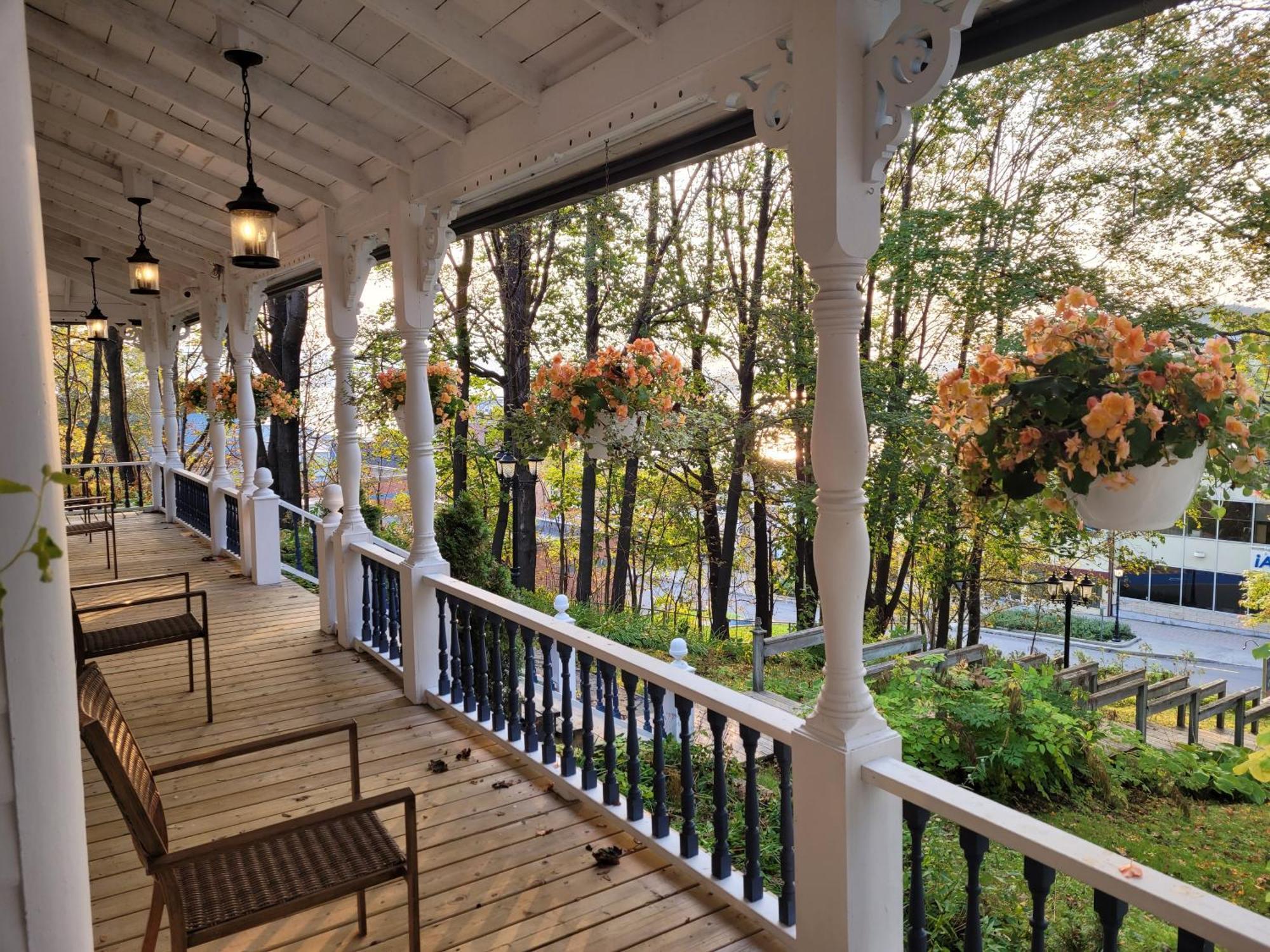 Auberge Sous Les Arbres Gaspe Ngoại thất bức ảnh