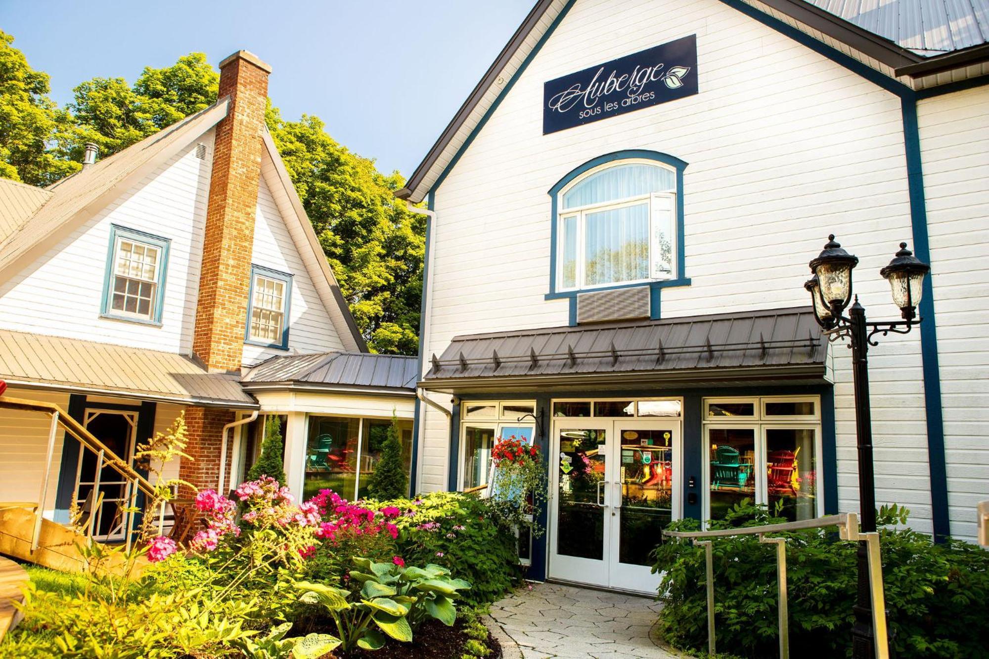 Auberge Sous Les Arbres Gaspe Ngoại thất bức ảnh