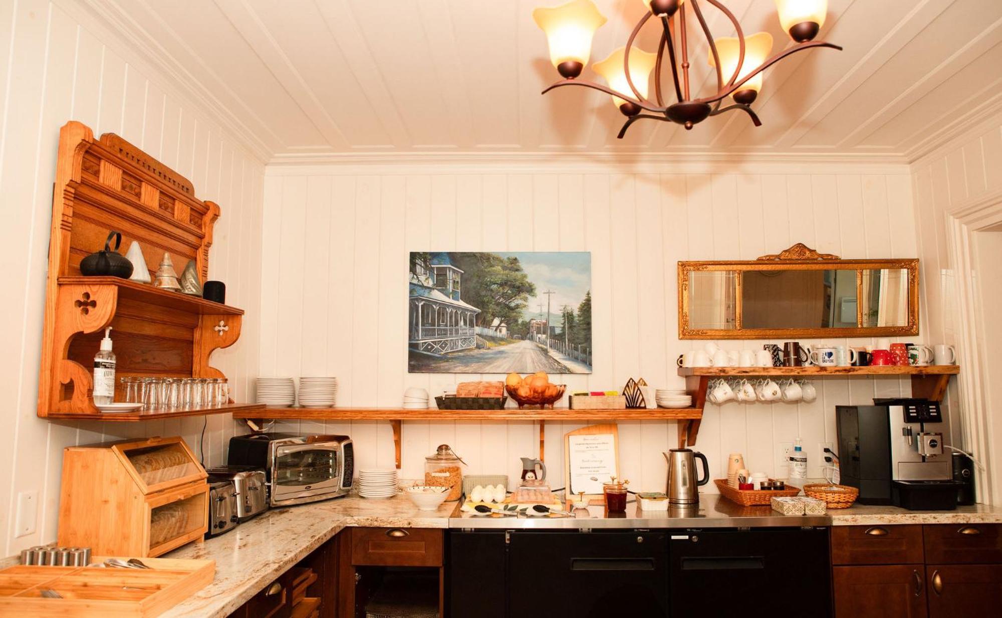 Auberge Sous Les Arbres Gaspe Ngoại thất bức ảnh